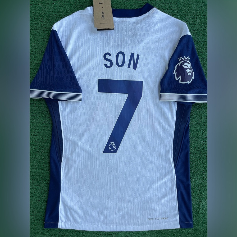Tottenham Hotspur Men's White and Navy Jersey